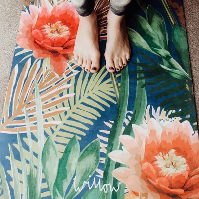 WILLOW-tropicana-placement-yoga-mat-indigo-1